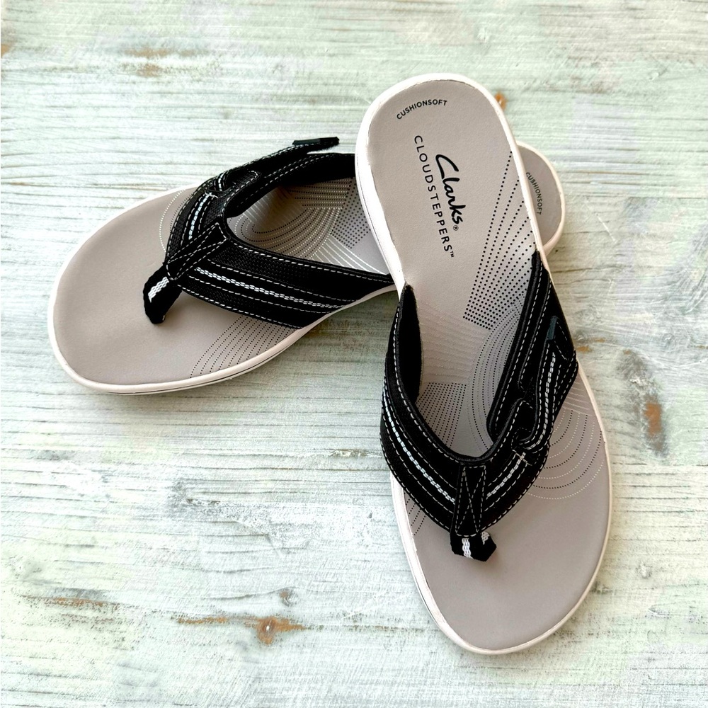 NEW CLARKS CLOUDSTEPPERS FLIP-FLOP SANDALS BLACK WOMEN’S SIZE 6M